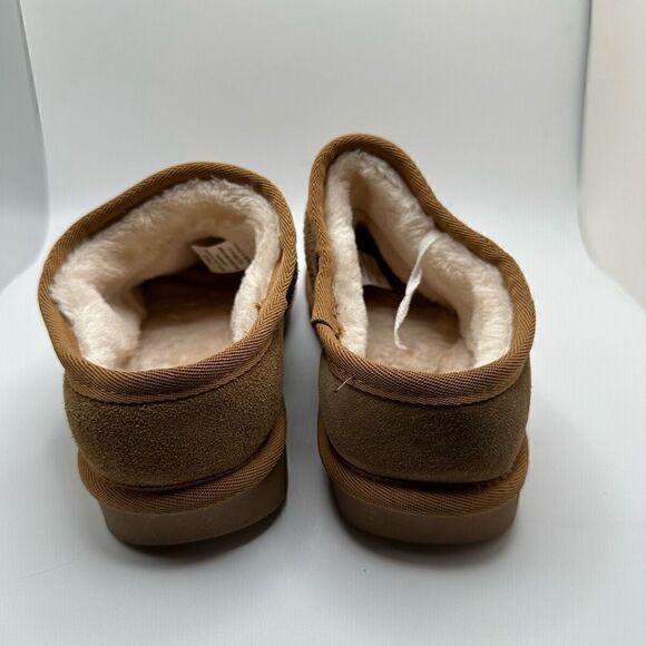 CUSHIONAIRE Women's Faux Shearling Genuine Suede cozy mule slippers +Memory Foam - Picture 4 of 7